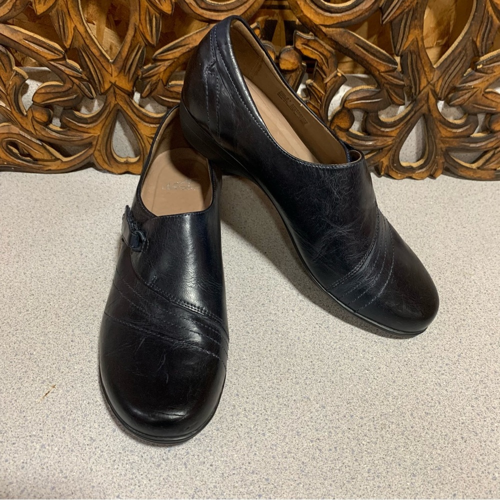 Dansko dark blue strap loafer